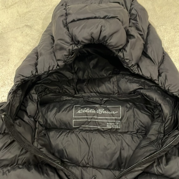 Eddie Bauer Women’s CirrusLite Down Jacket Medium - Picture 2 of 6